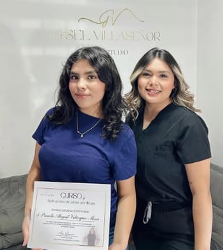 Curso de Aplicacion de Uñas Acrilicas